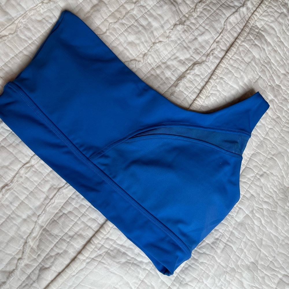 Buff bunny one shoulder sports bra size medium